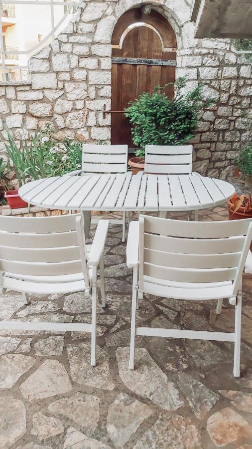Agrilia Maison Razáta Buitenkant foto