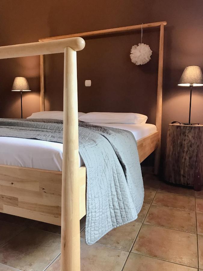 Agrilia Maison Razáta Buitenkant foto